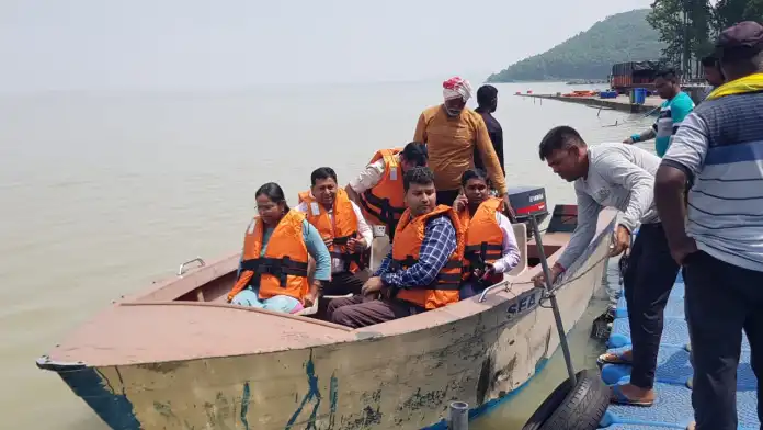 लापता विमान को खोजने चांडिल डैम पहुंची एनडीआरएफ की टीम, विमान को लेकर कल से लगाये जा रहे कई तरह के कयास