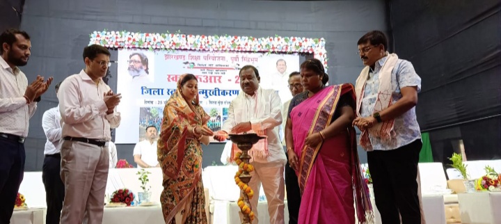 शिक्षा मंत्री रामदास सोरेन ने स्कूल रूआर- 2025 (Back to School Campaign) अभियान का किया शुभारंभ, 05 से 18 वर्ष आयु वर्ग के सभी बच्चों की विद्यालय में शत प्रतिशत उपस्थिति, नामांकन, ठहराव, उच्च कक्षाओं में Transition है अभियान का उद्देश्य